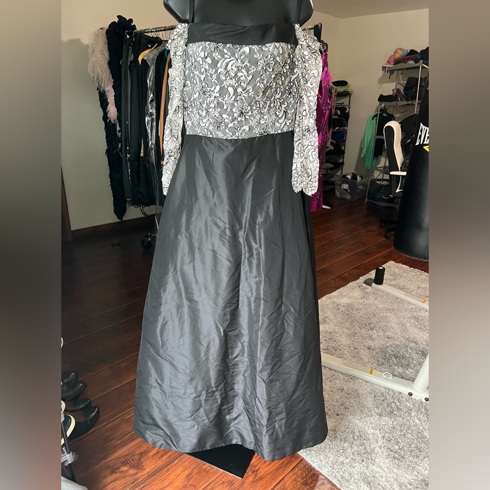 One of a kind Custom Gown Touche Couture Black and white size 8 NWT